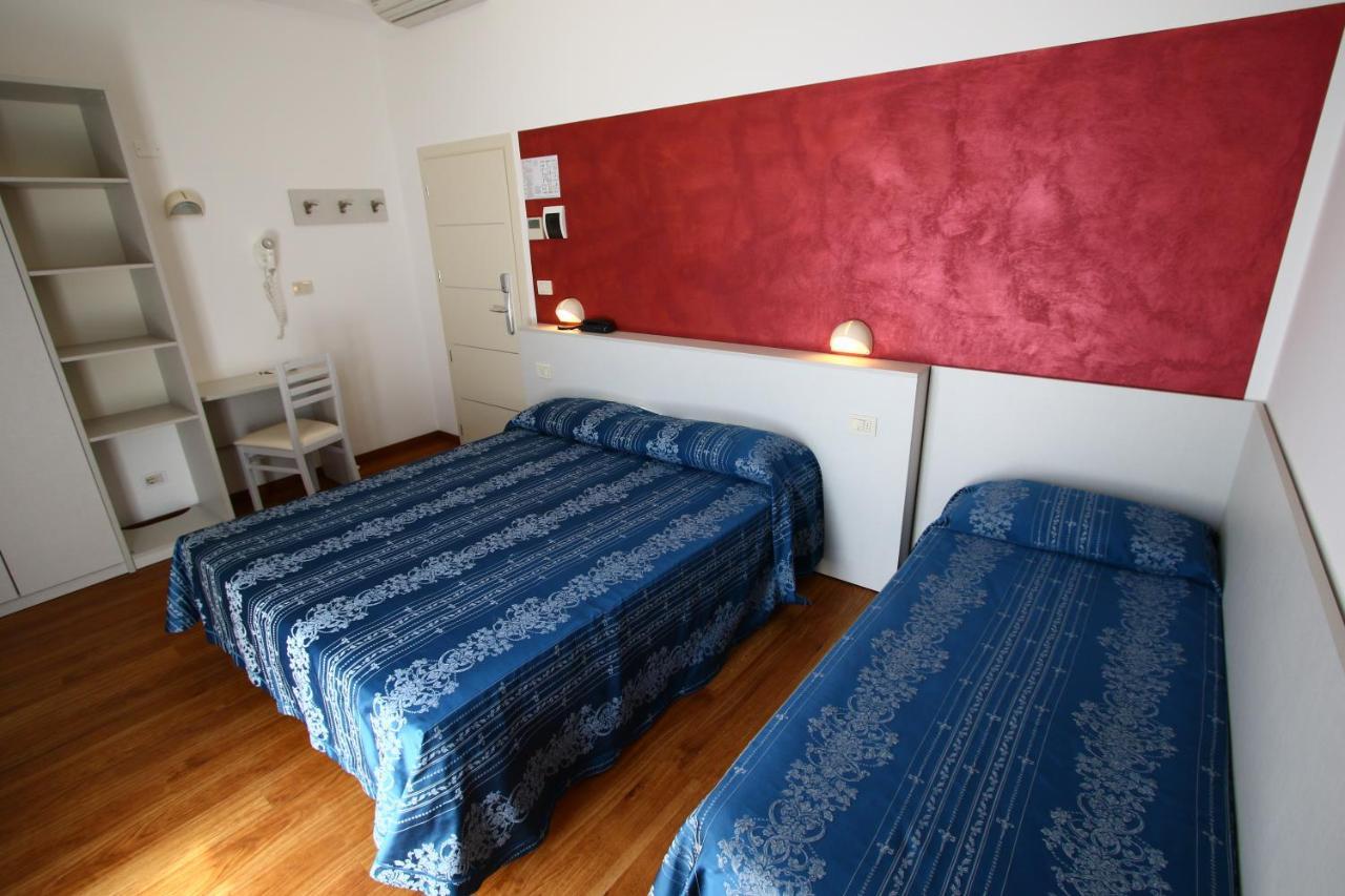 Hotel Arena Rimini Kültér fotó