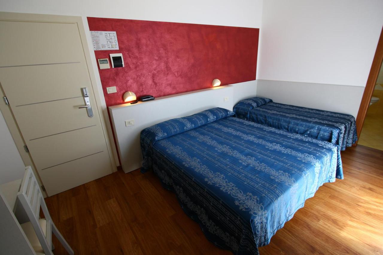 Hotel Arena Rimini Kültér fotó