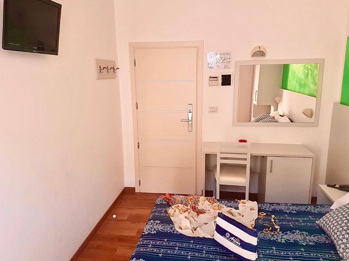 Hotel Arena Rimini Kültér fotó