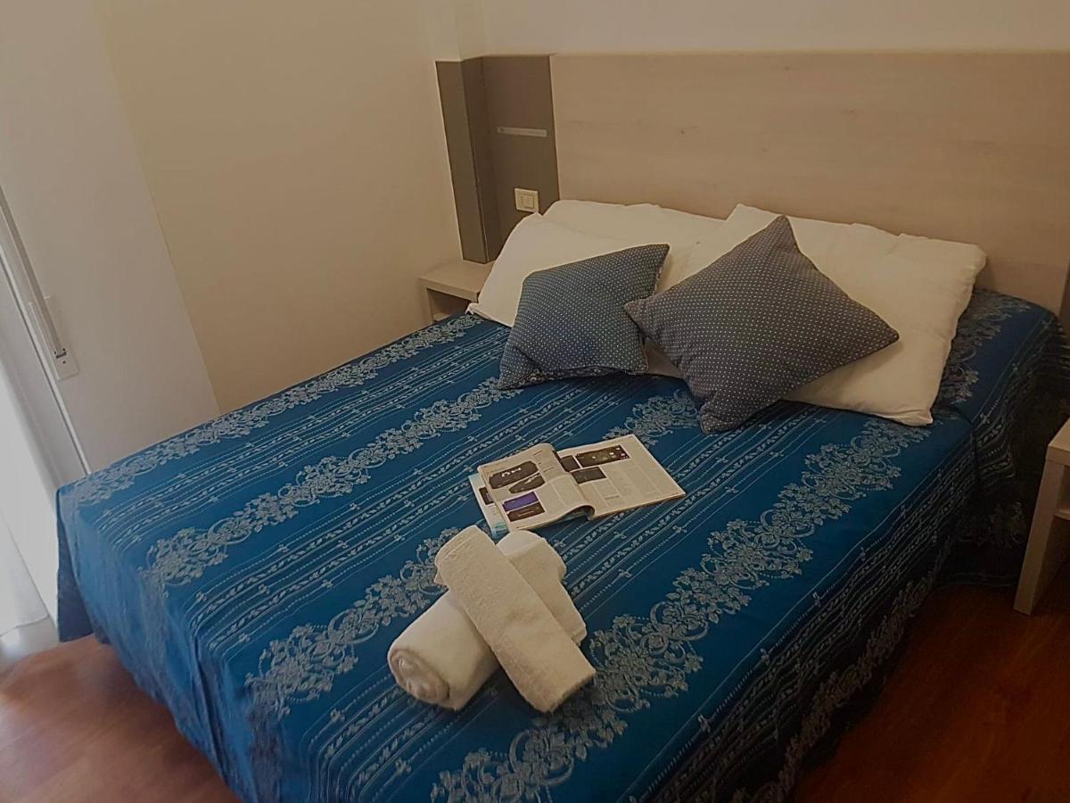 Hotel Arena Rimini Kültér fotó