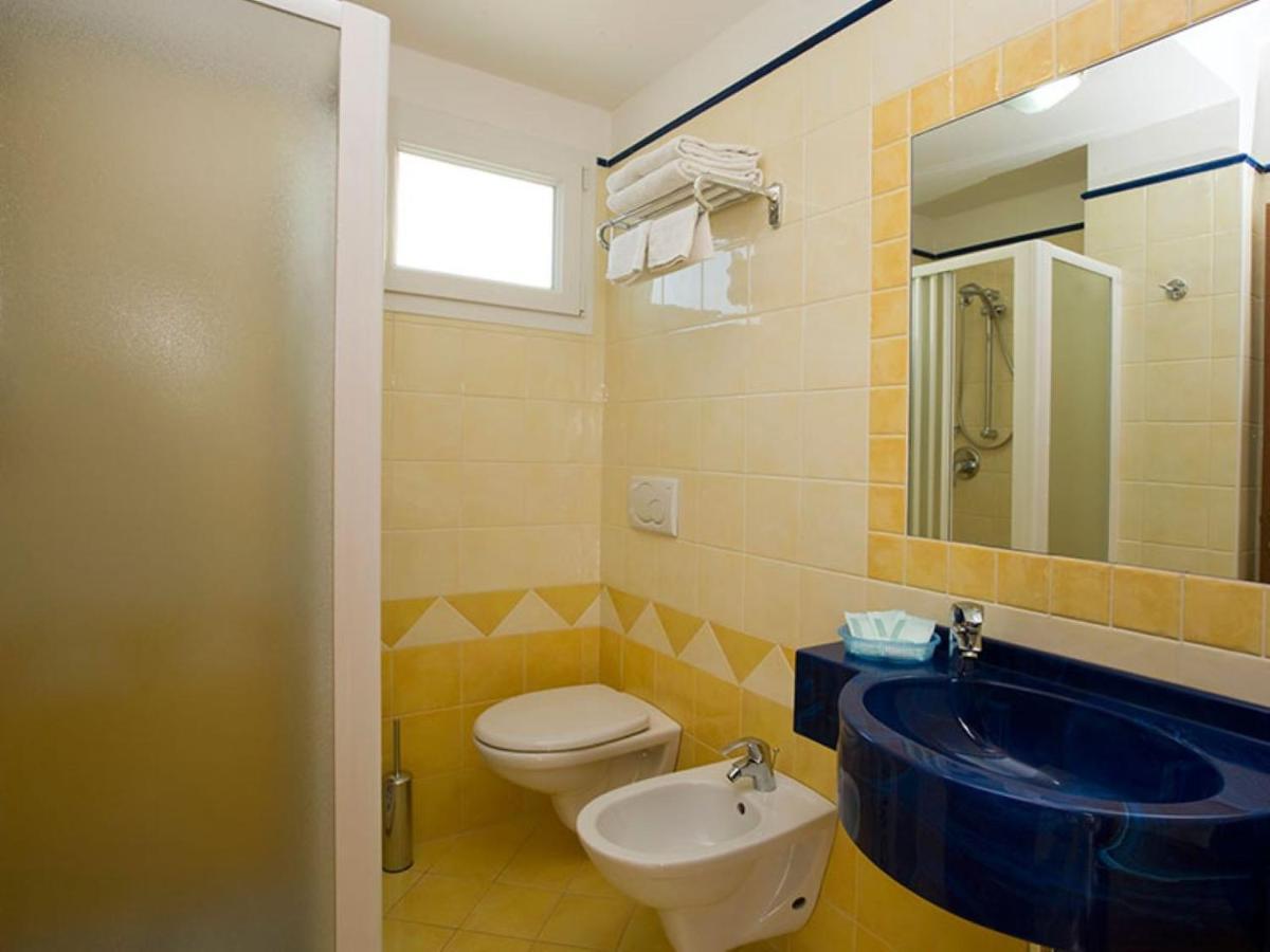 Hotel Arena Rimini Kültér fotó