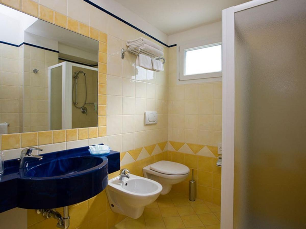 Hotel Arena Rimini Kültér fotó
