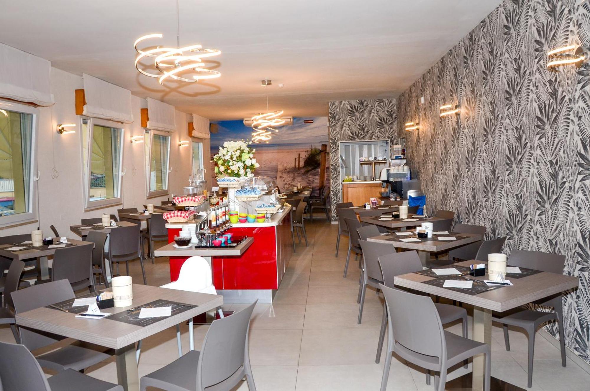 Hotel Arena Rimini Kültér fotó